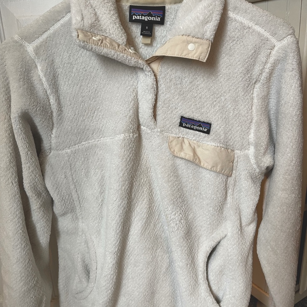 White small Patagonia fuzzy sweater